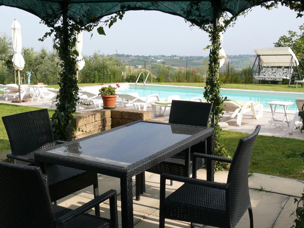 Agriturismo Al Rifugio Divino Belvedere Ostrense Bagian luar foto