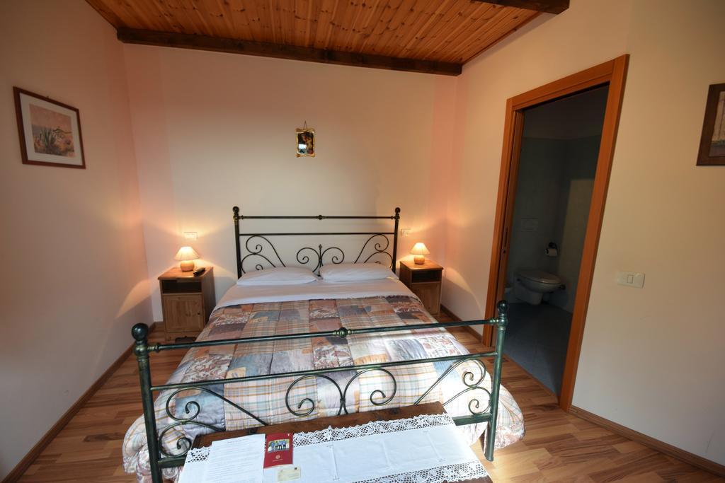 Agriturismo Al Rifugio Divino Belvedere Ostrense Bagian luar foto