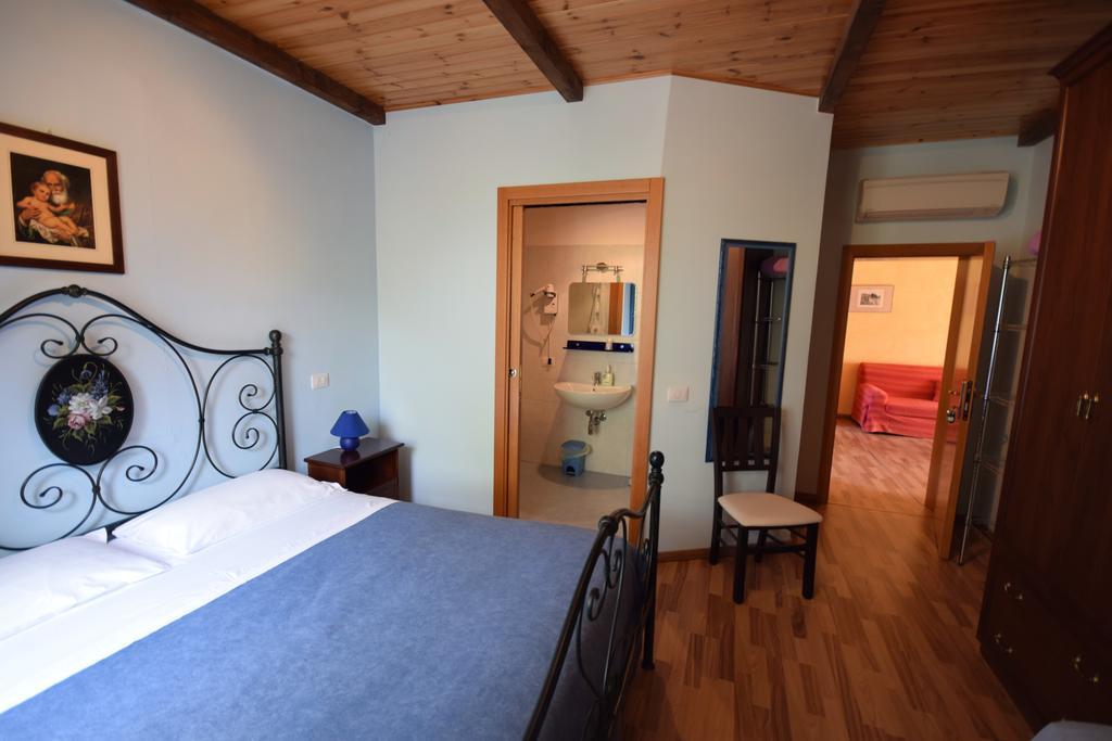 Agriturismo Al Rifugio Divino Belvedere Ostrense Bagian luar foto